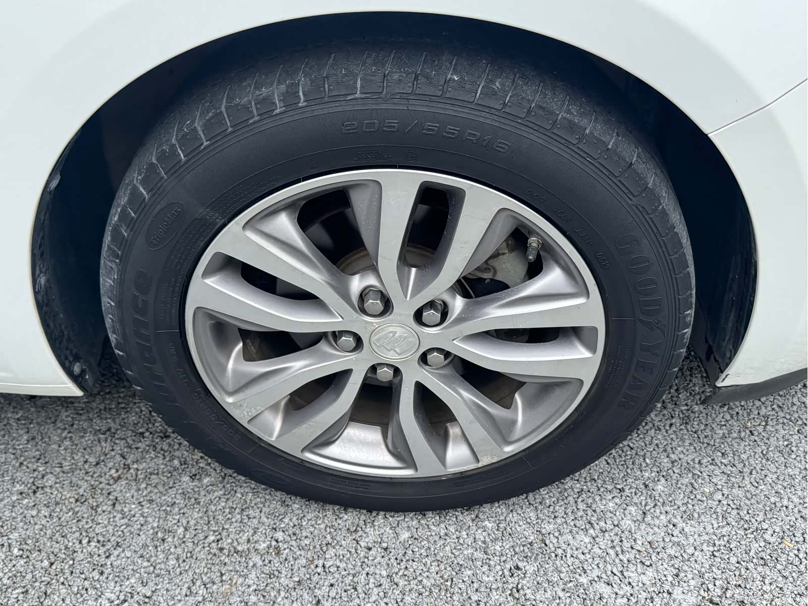Buick V, 2019 25