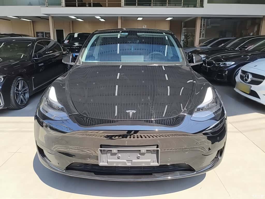 Tesla Model Y, 2023 3