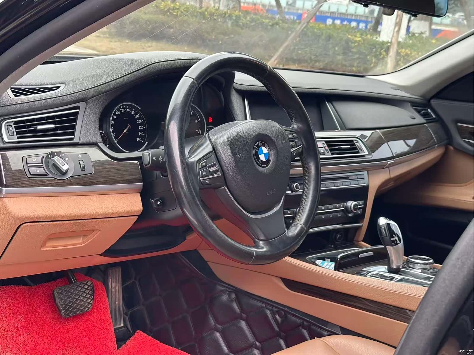 BMW 7 Series, 2013 10