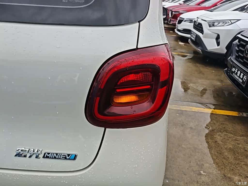 Wuling MINIEV, 2025 8