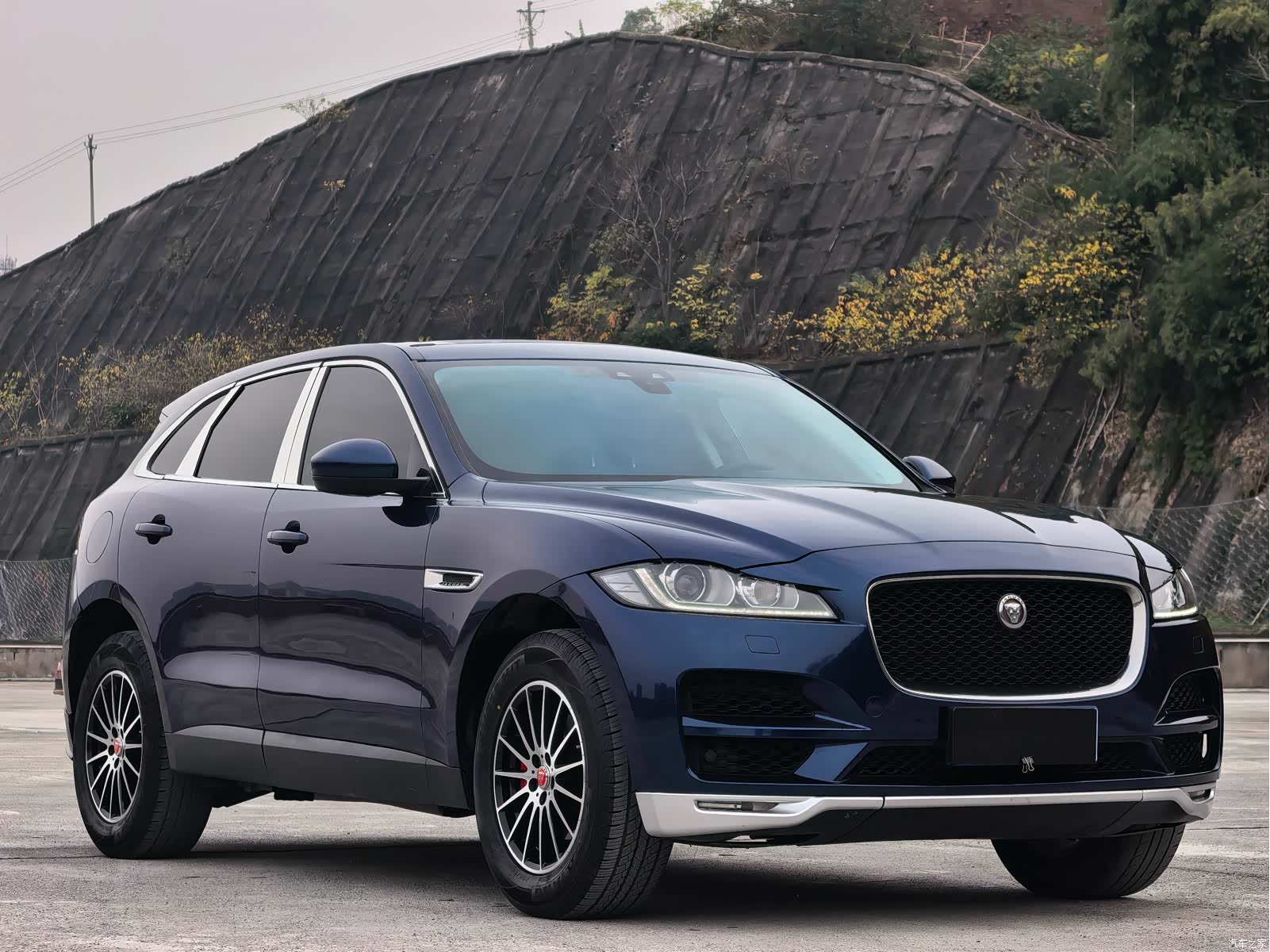 Jaguar F-PACE, 2018 3