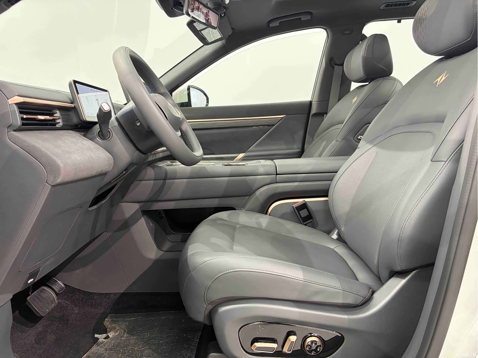 DongFeng eπ008, 2025 6