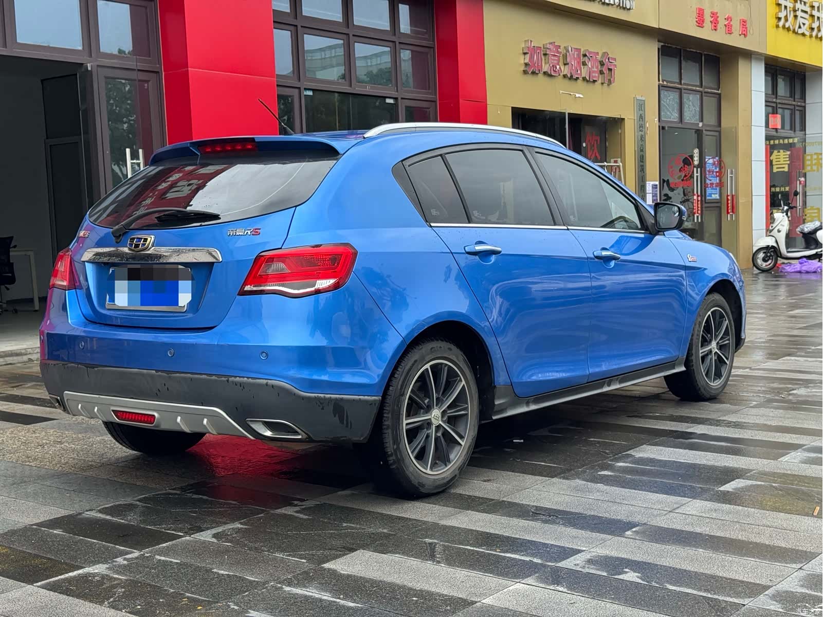 Geely Emgrand, 2017 4