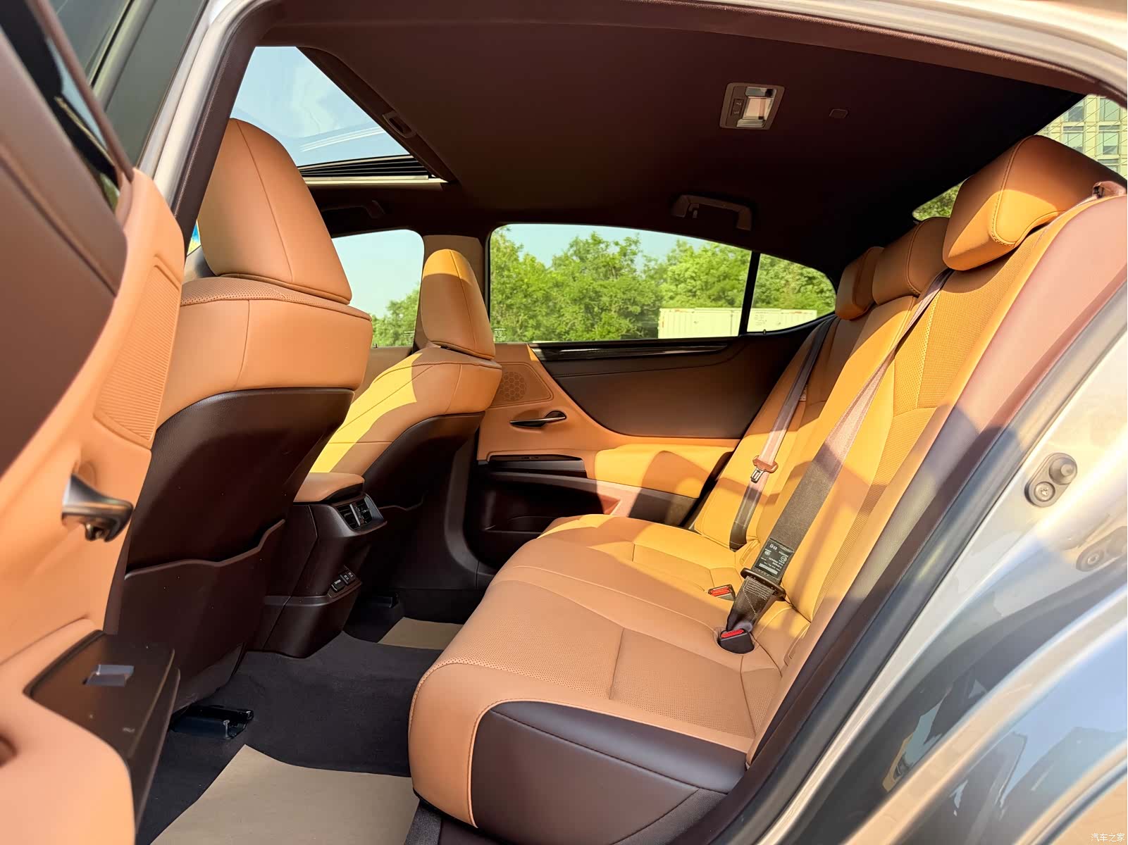 Lexus ES, 2021 17