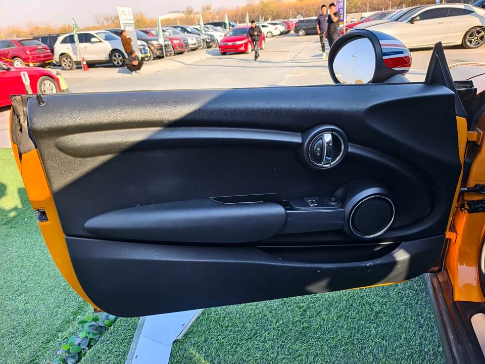 MINI MINI