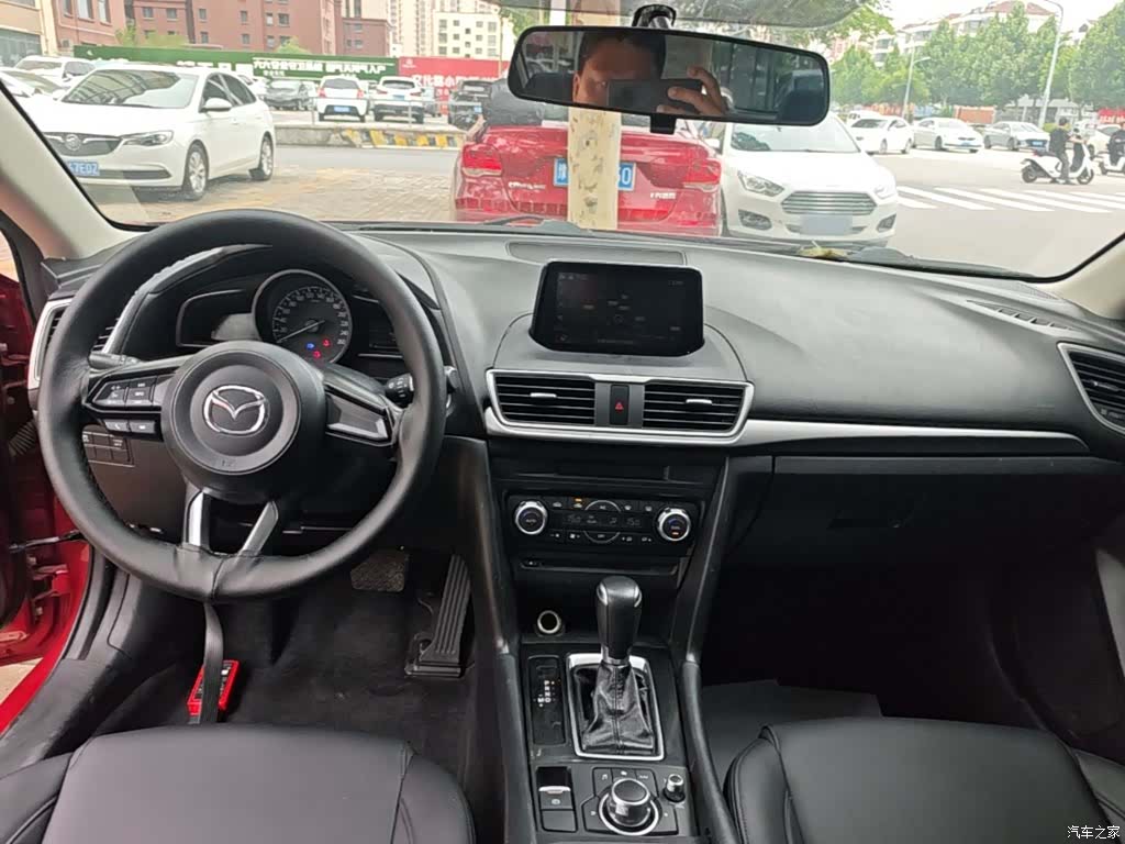 Mazda Mazda3, 2018 10