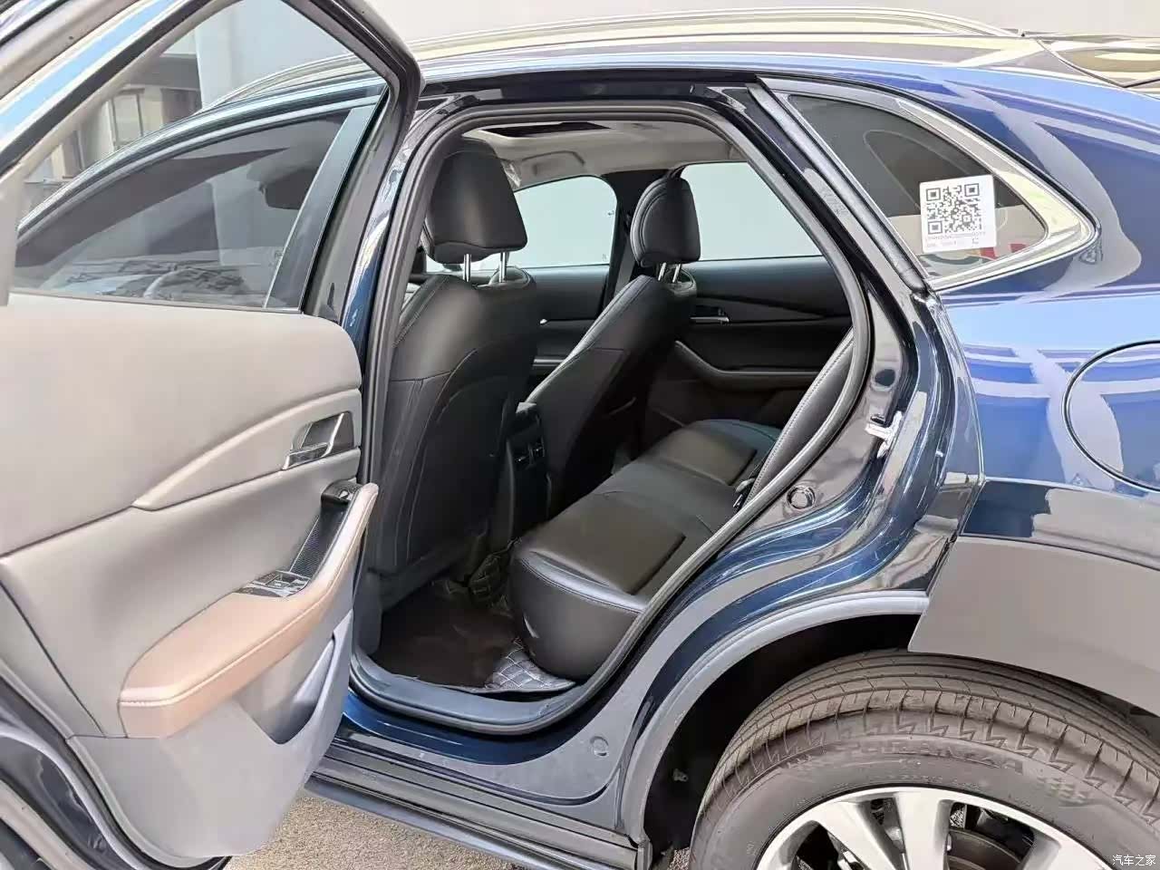 Mazda CX-30, 2024 все фото