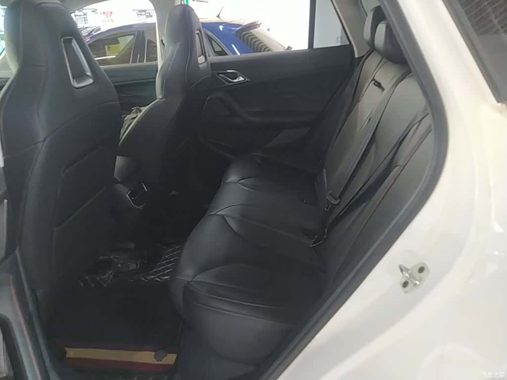 Roewe RX5, 2023 17
