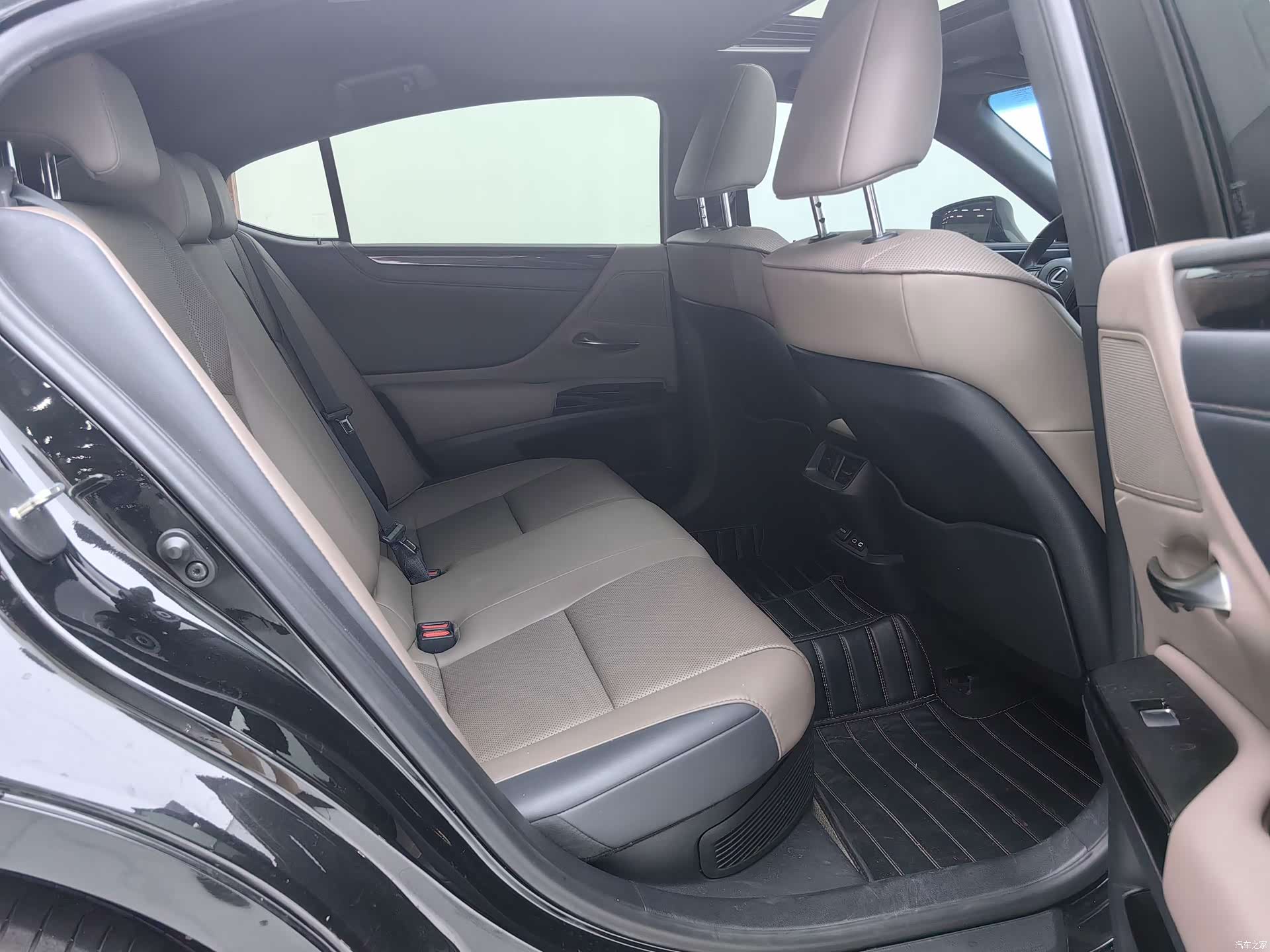 Lexus ES, 2024 8