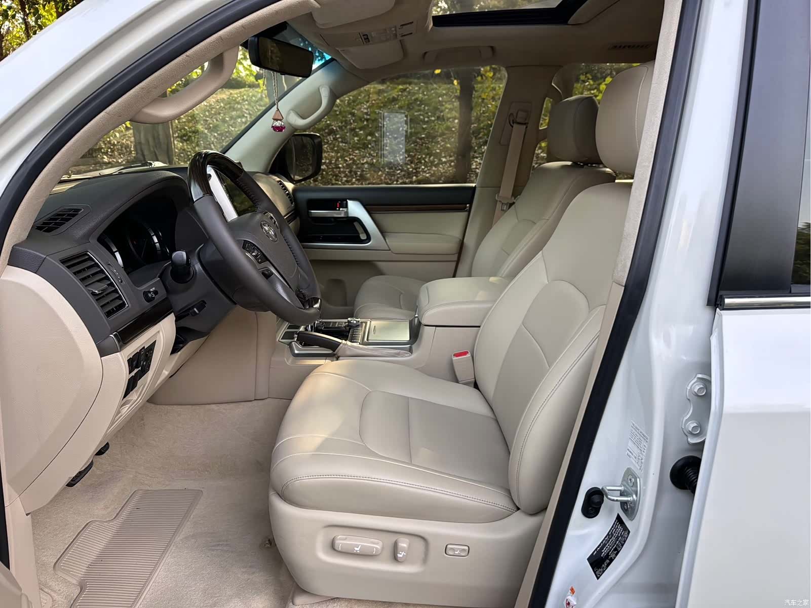 Toyota Land Cruiser, 2020 8