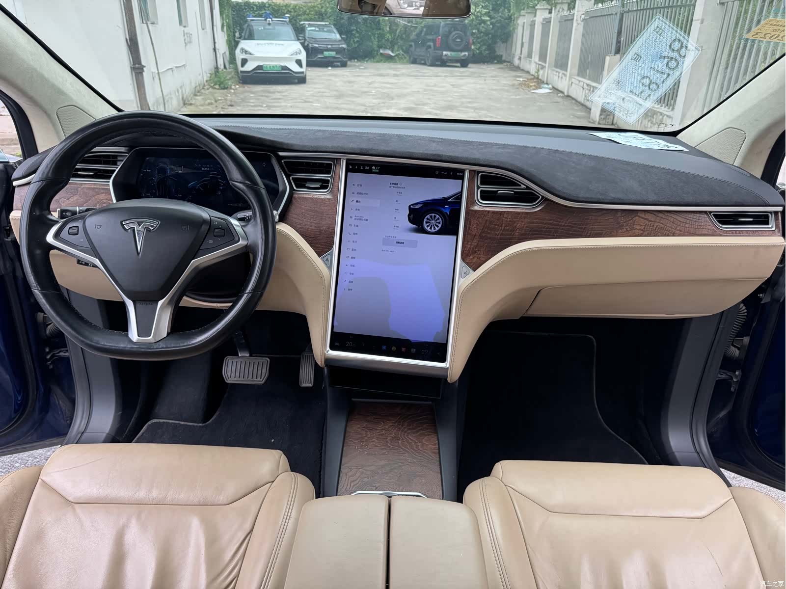 Tesla Model X, 2017 14