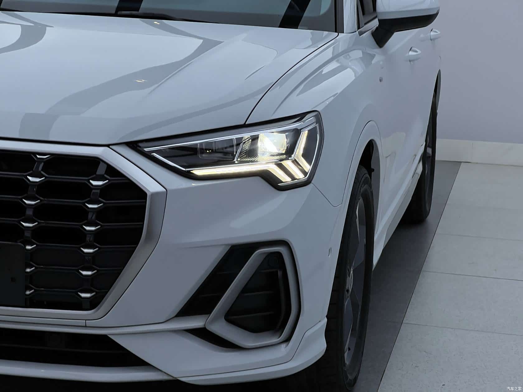 Audi Q3, 2022 2