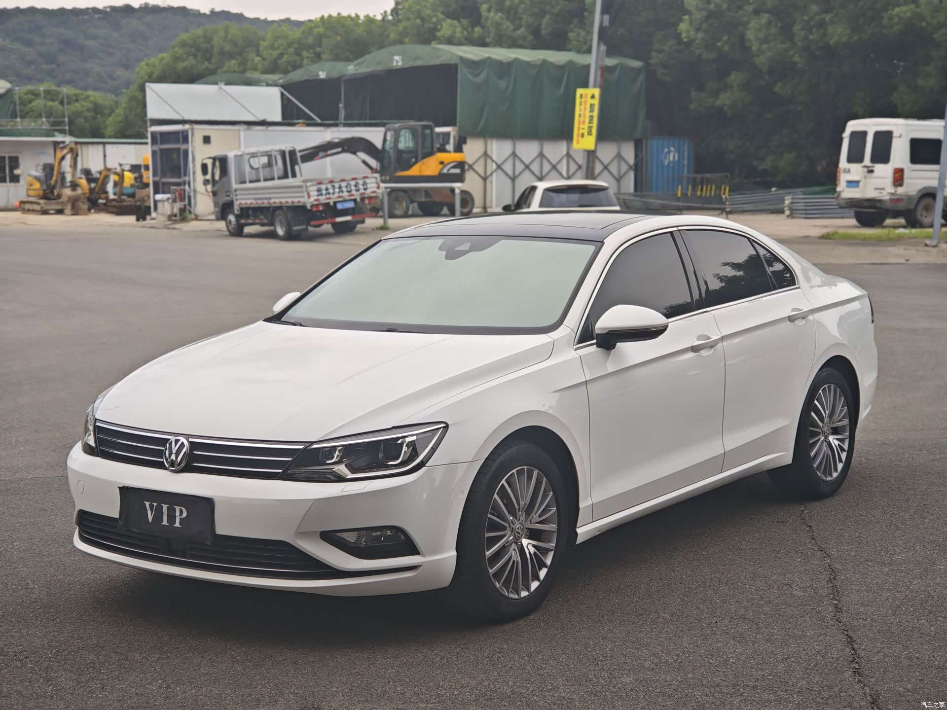Volkswagen Lamando, 2015 1
