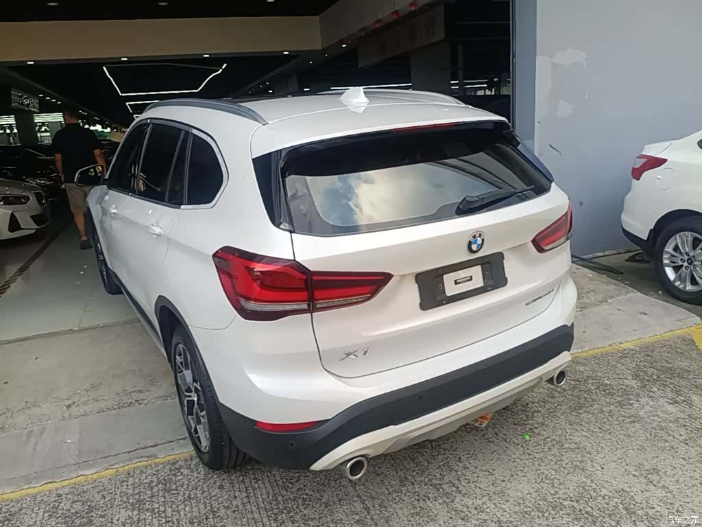BMW X1, 2020 все фото