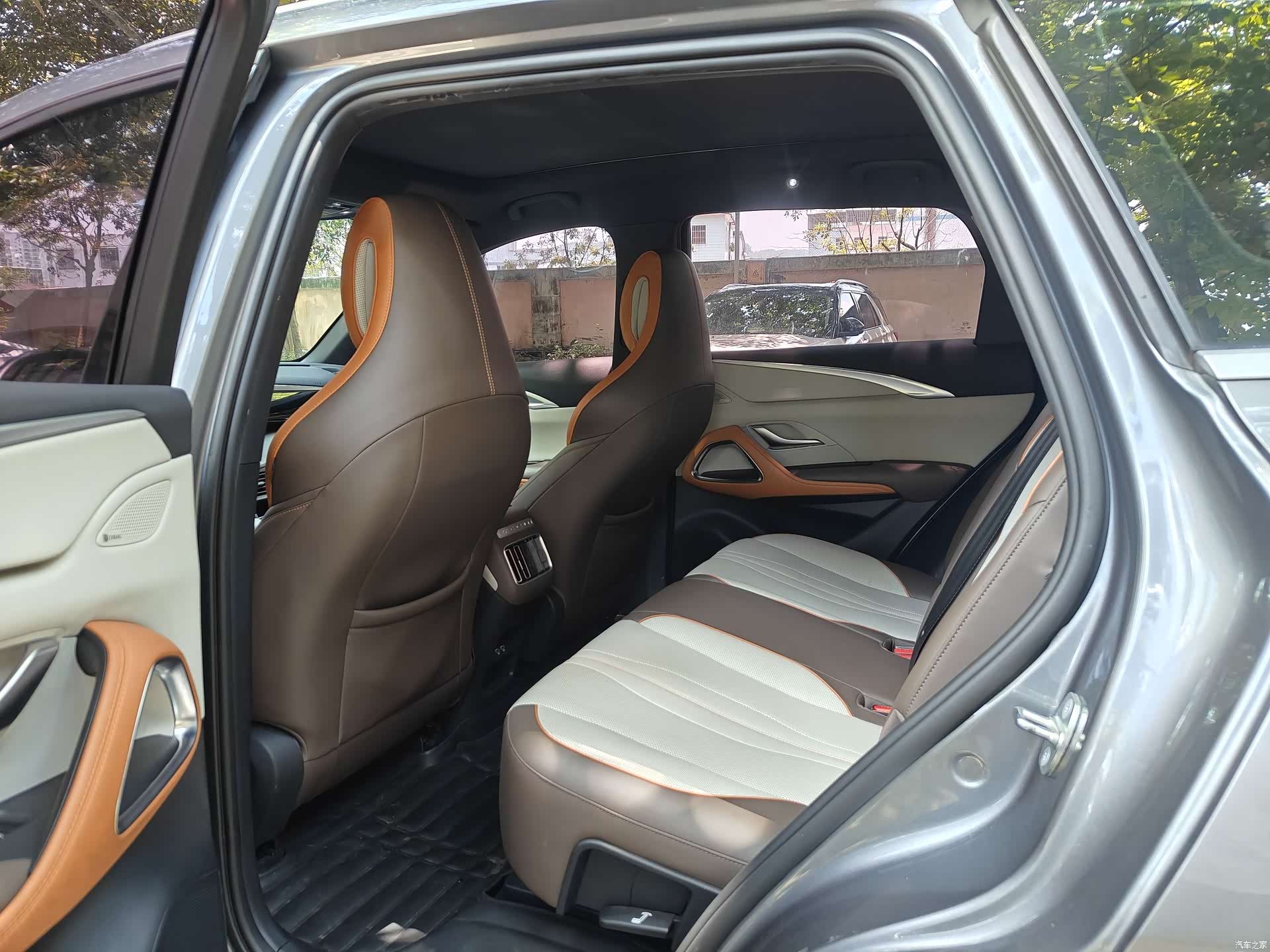 BYD Song, 2022 8