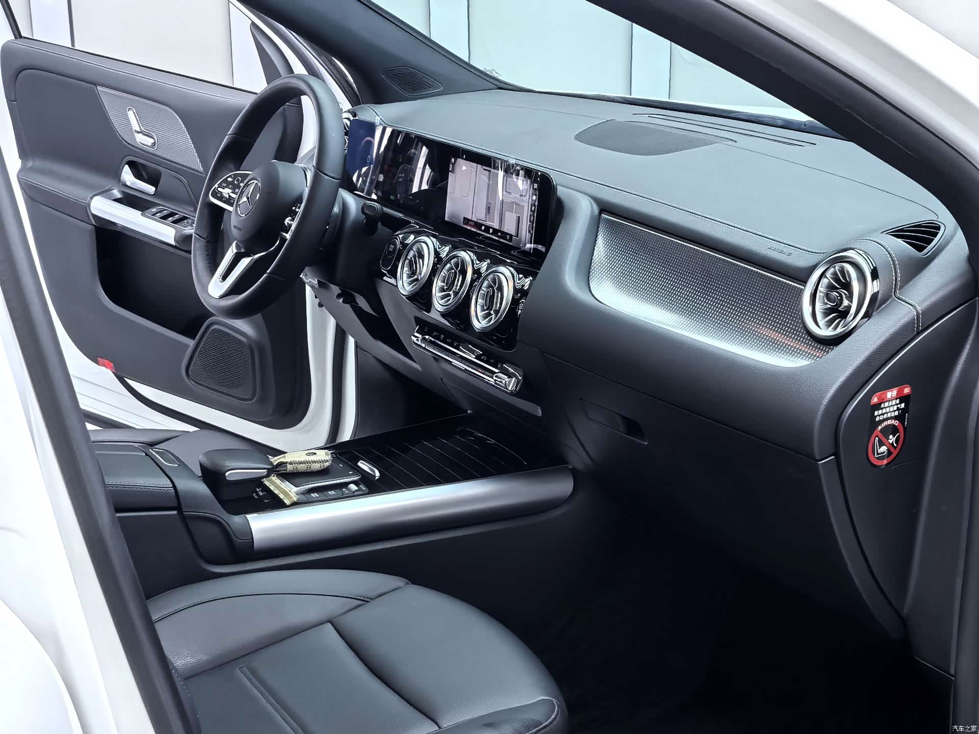 Mercedes-Benz EQA, 2022 9