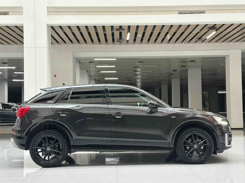 Audi Q2L Audi Q2L