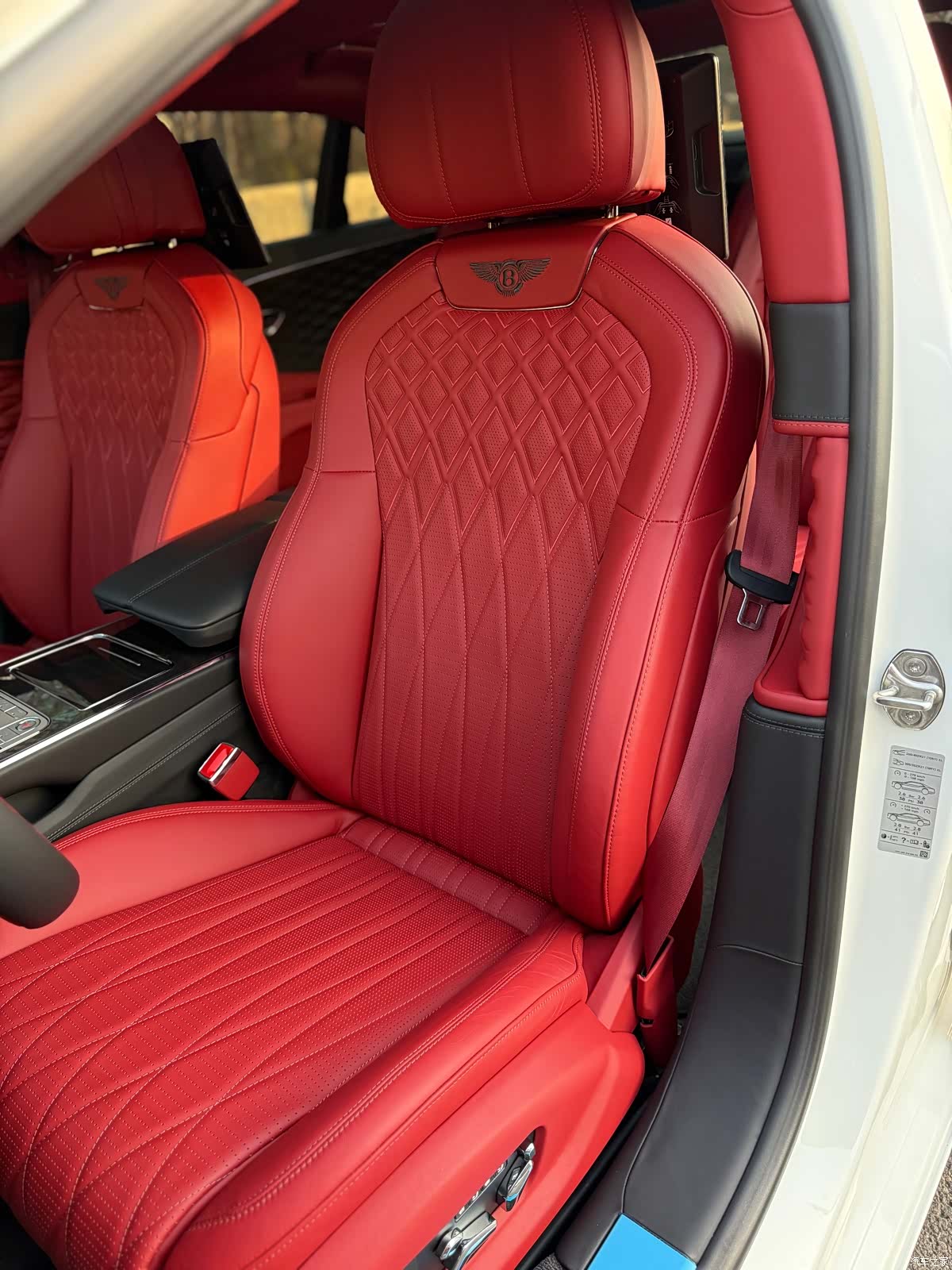 Bentley Flying Spur, 2023 22