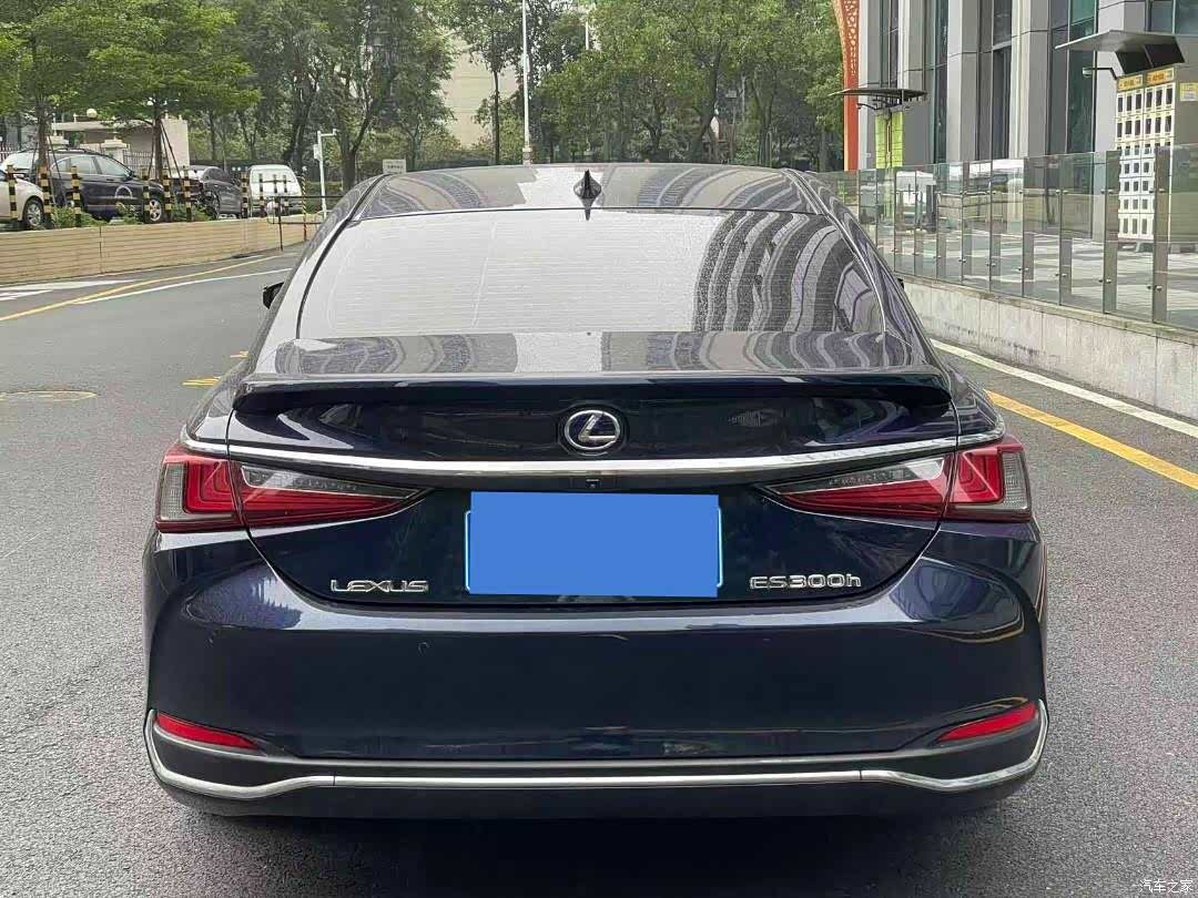 Lexus ES, 2019 4