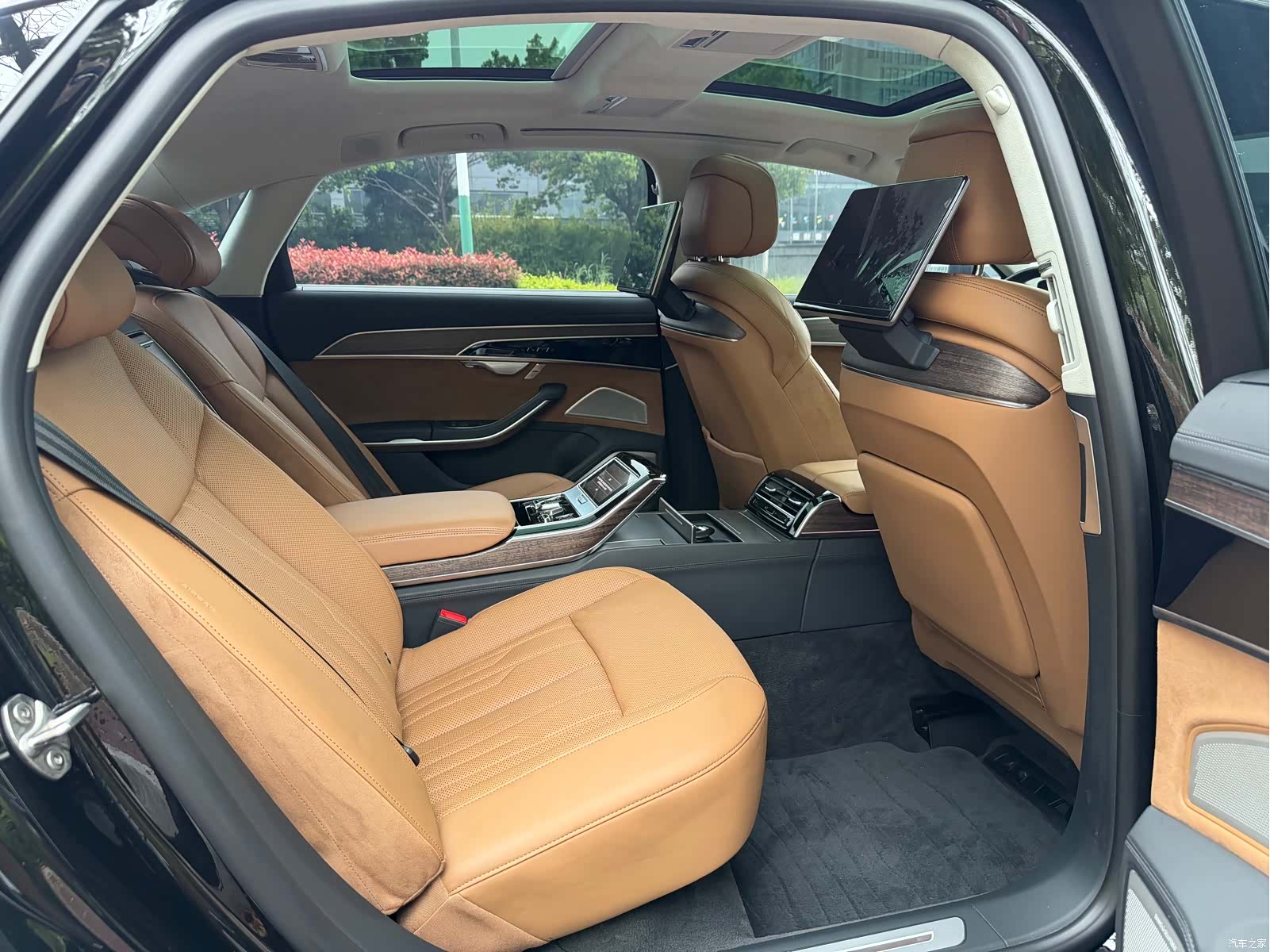 Audi A8L, 2021 11
