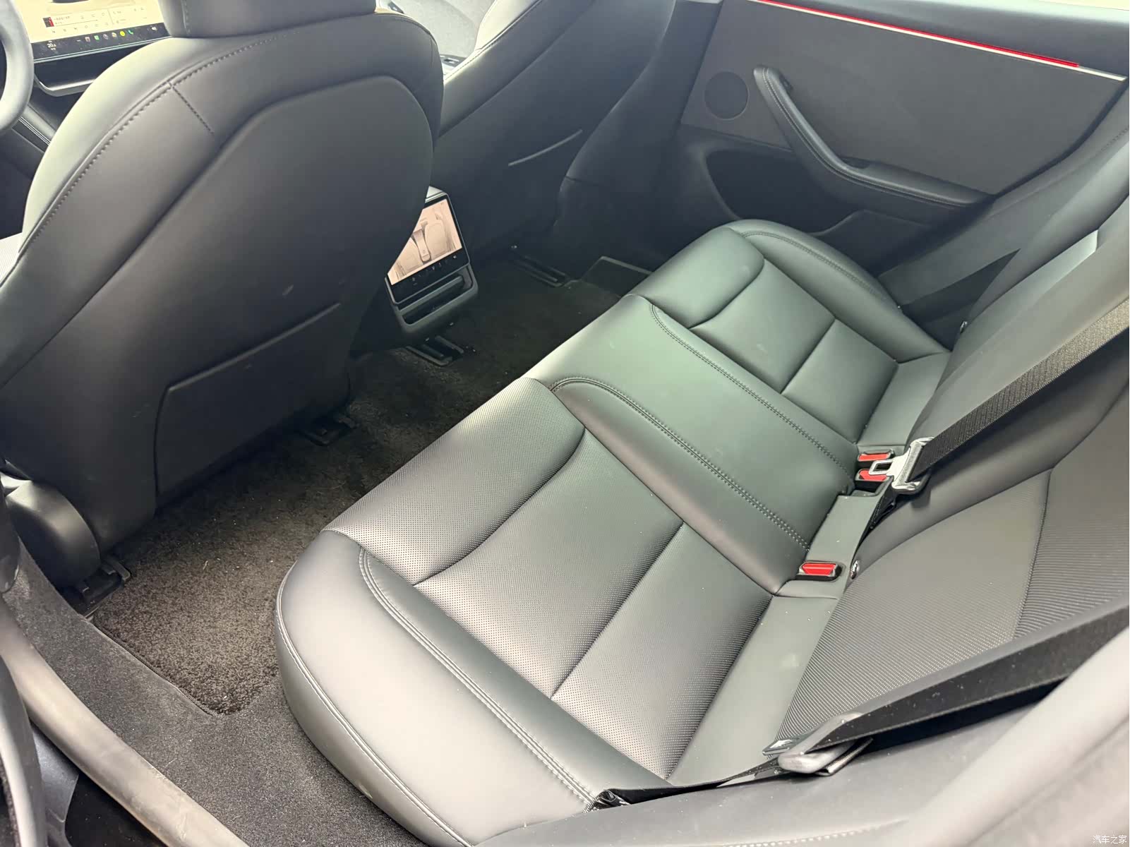 Tesla Model 3, 2024 12