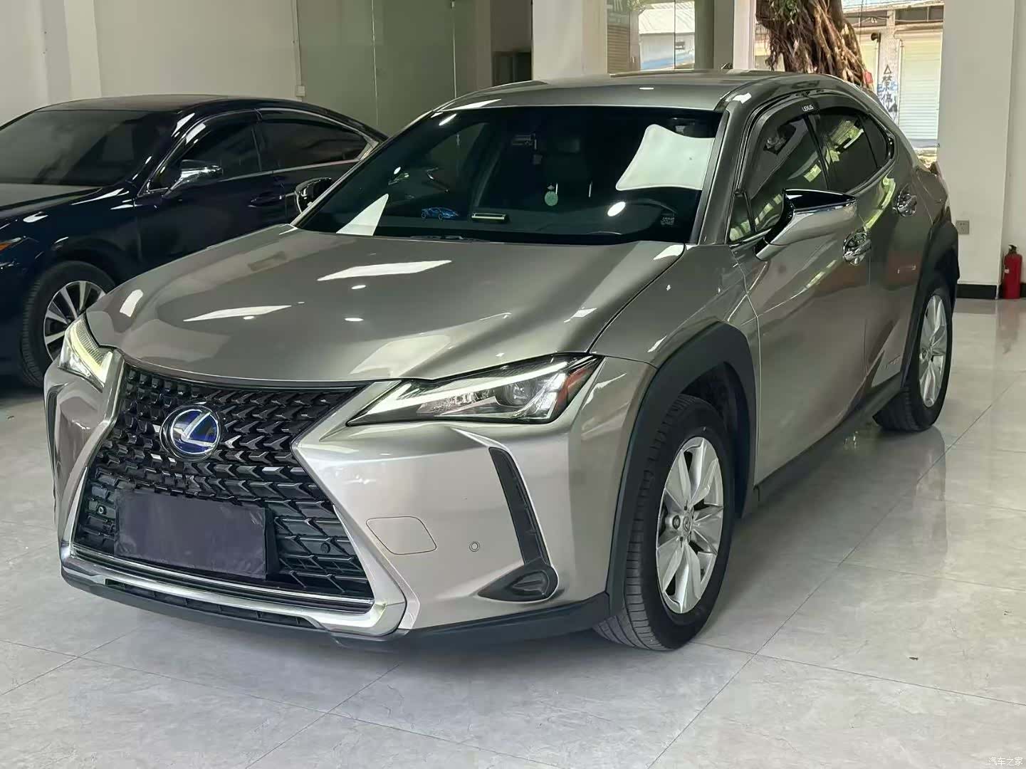 Lexus UX, 2021 1