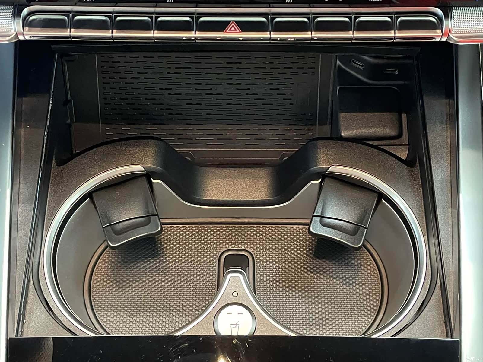 Mercedes-Benz G-Class, 1900 17