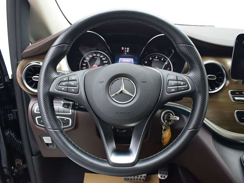 Mercedes-Benz V-class