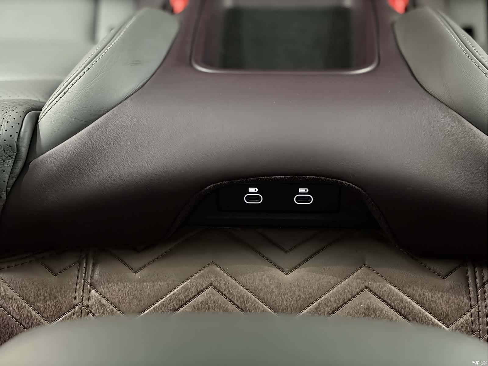 Porsche Taycan, 2021 10