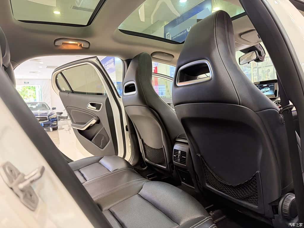 Mercedes-Benz GLA, 2016 10