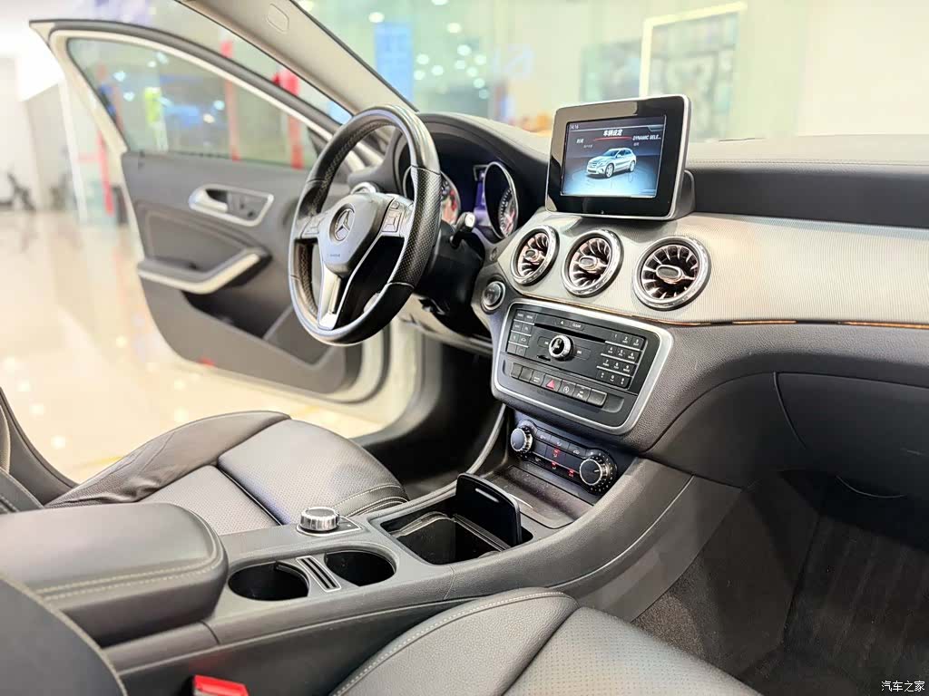 Mercedes-Benz GLA, 2016 12
