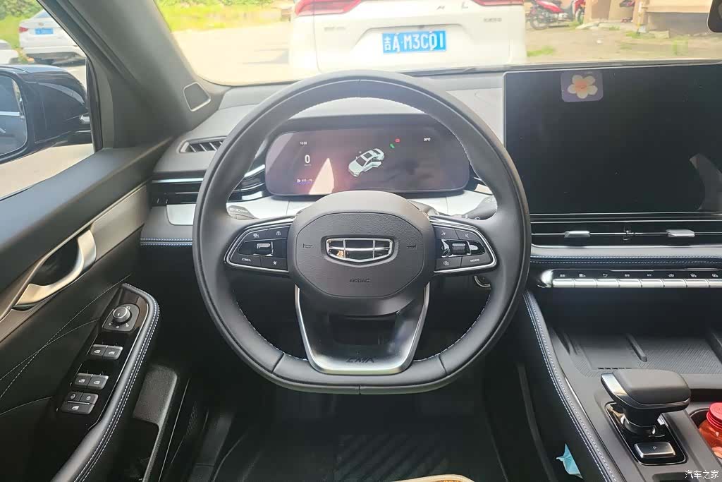 Geely Preface, 2025 15