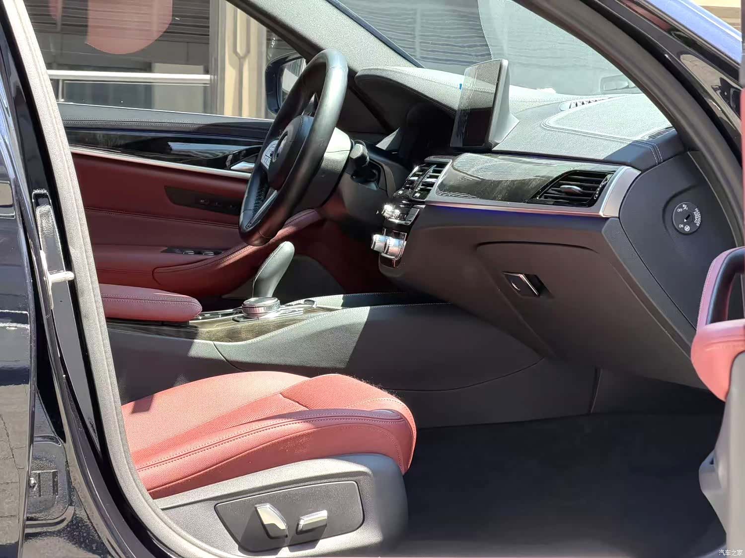 BMW 5 Series, 2022 все фото