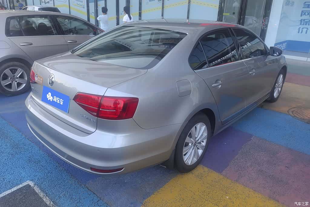 Volkswagen Sagitar, 2016 3