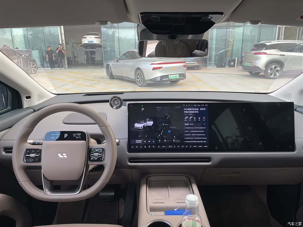 Li Auto i8, 2025 4