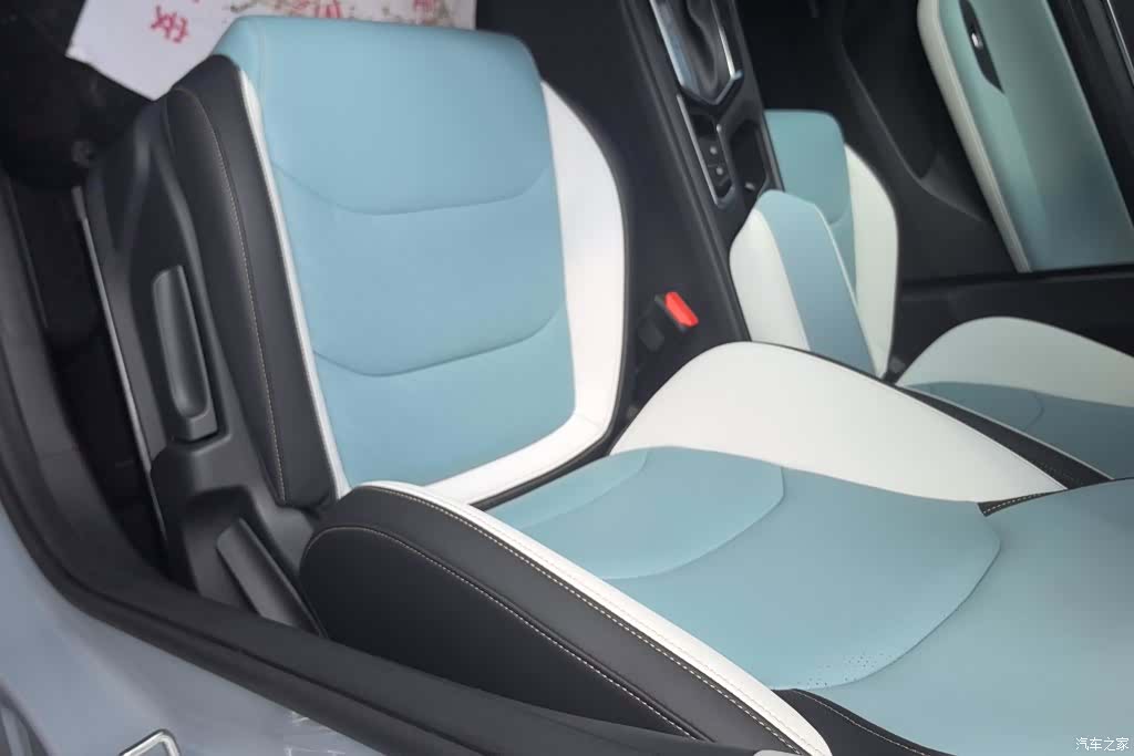 Geely Emgrand, 2022 9
