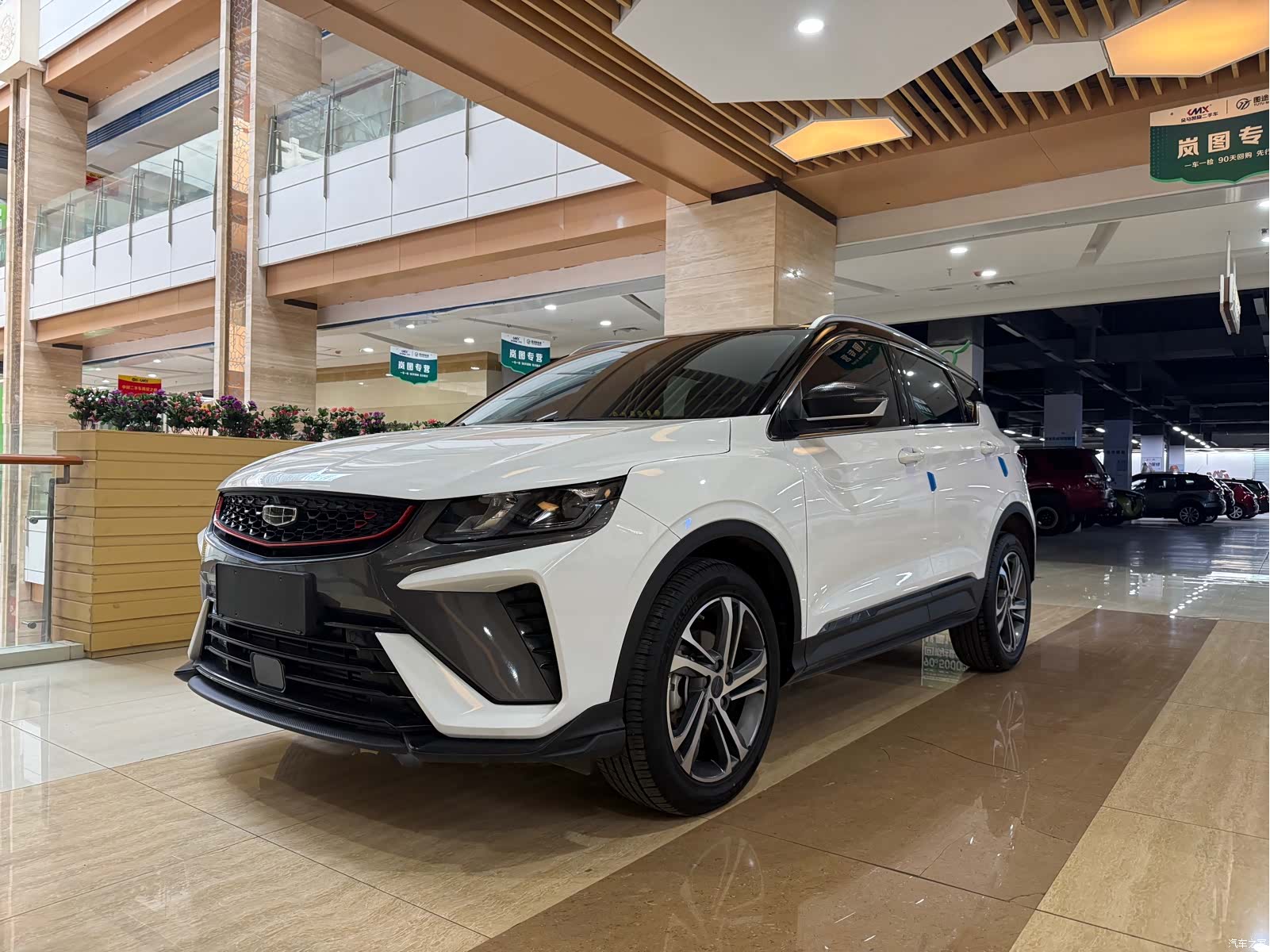 Geely Coolray, 2022 1