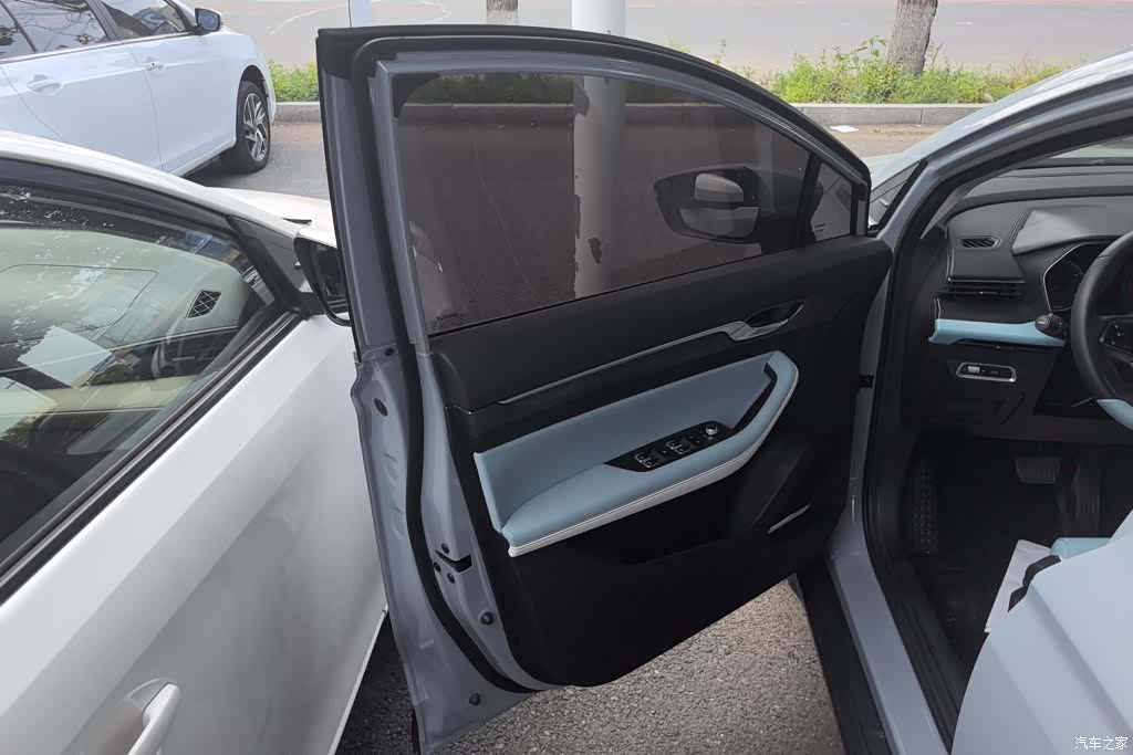 Geely Emgrand, 2022 7