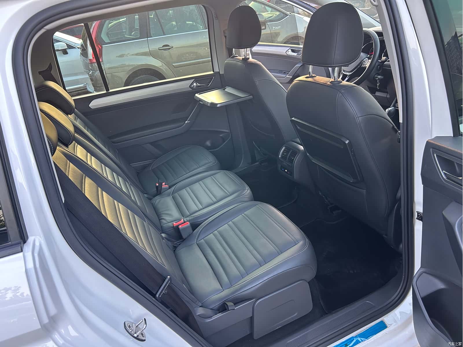 Volkswagen L, 2016 13