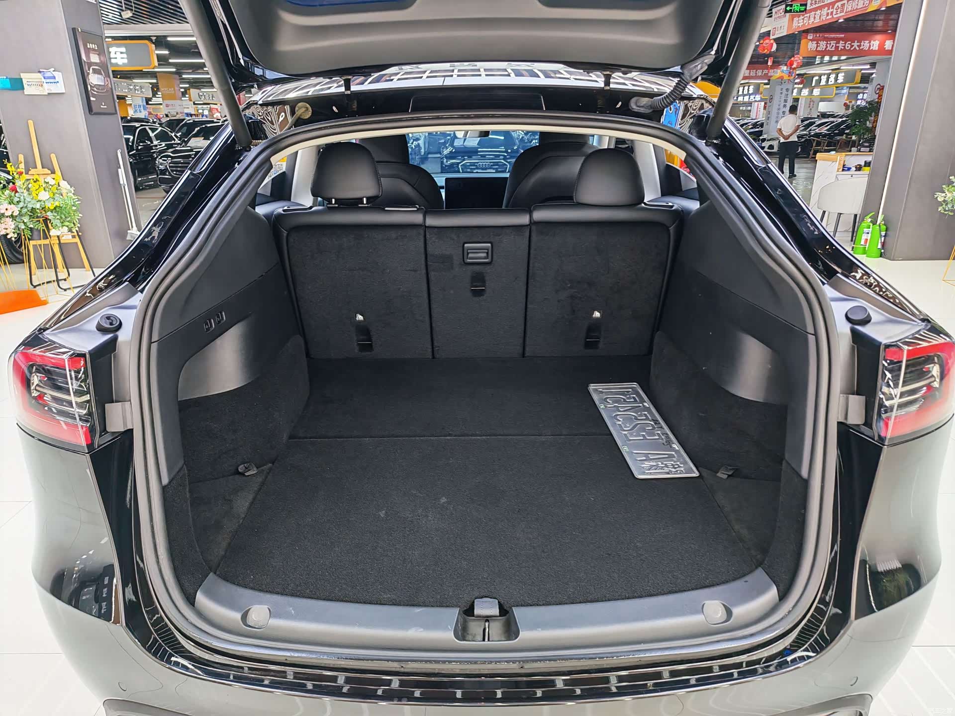 Tesla Model Y, 2023 11