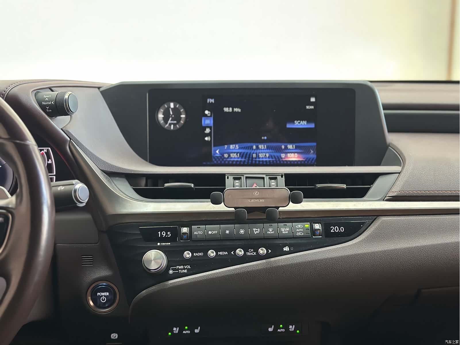 Lexus ES, 2021 9