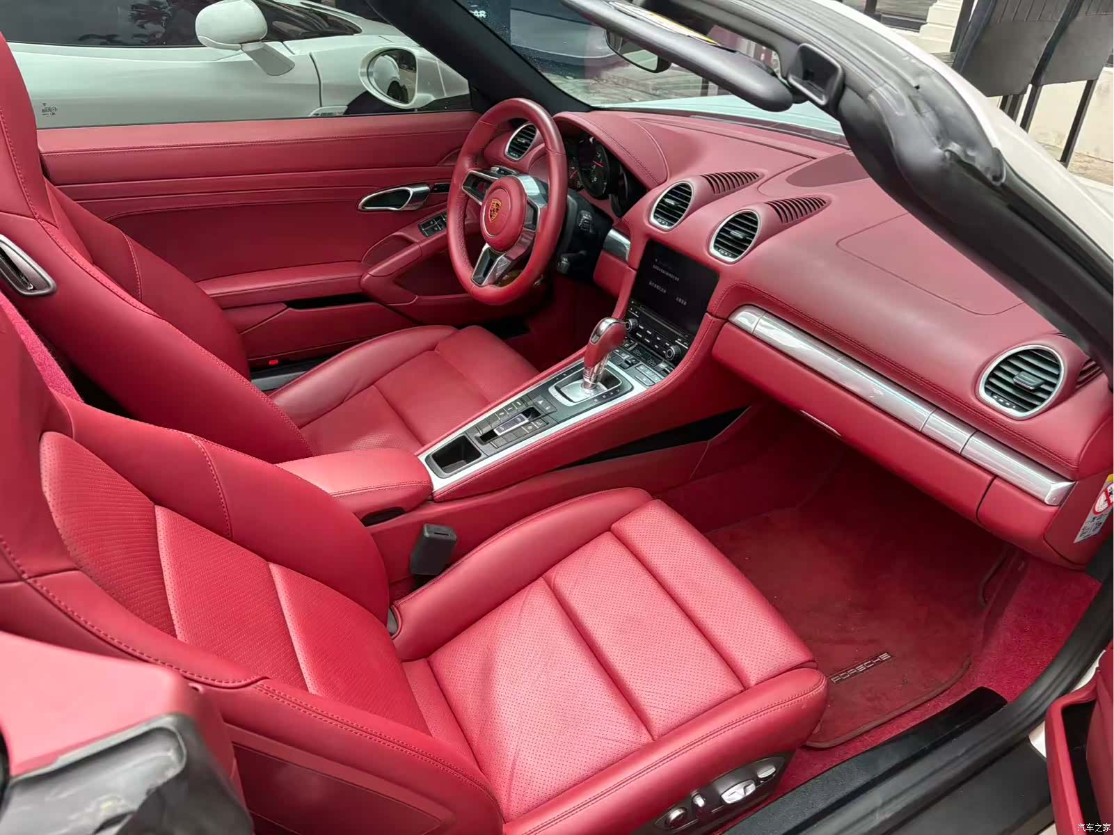 Porsche Boxster, 2018 все фото