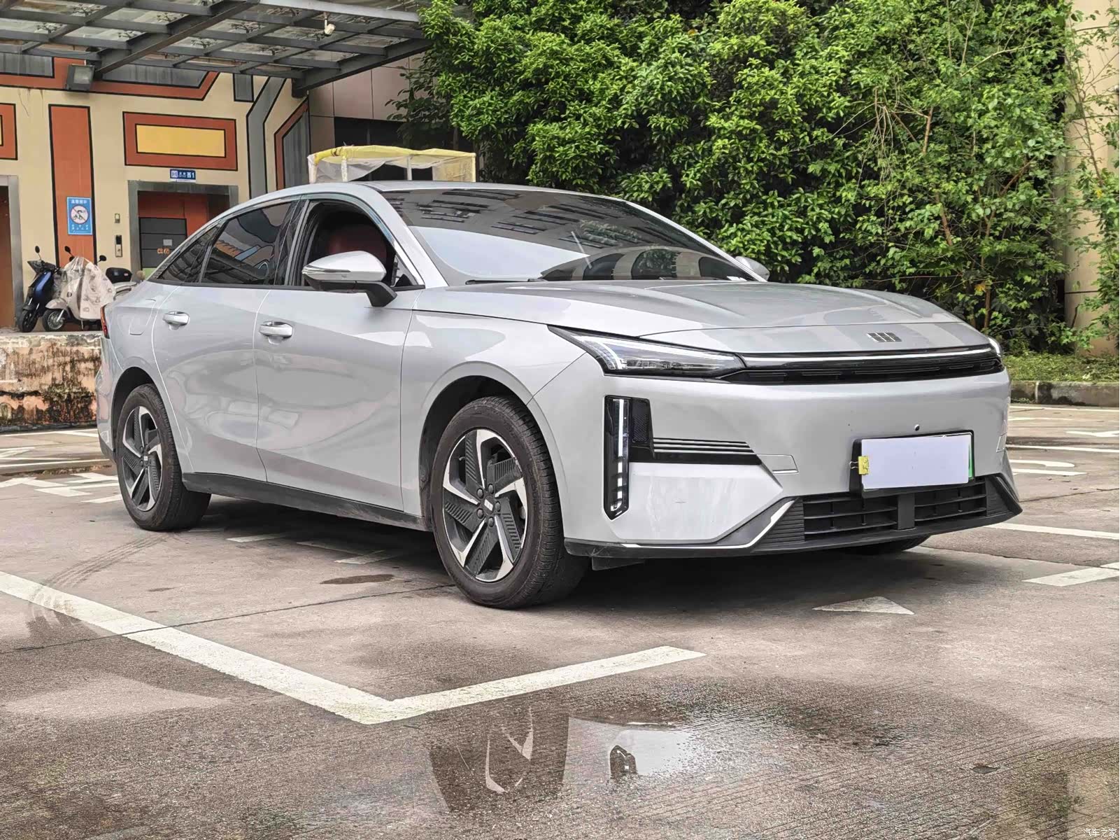 Geely Galaxy L6, 2025 3