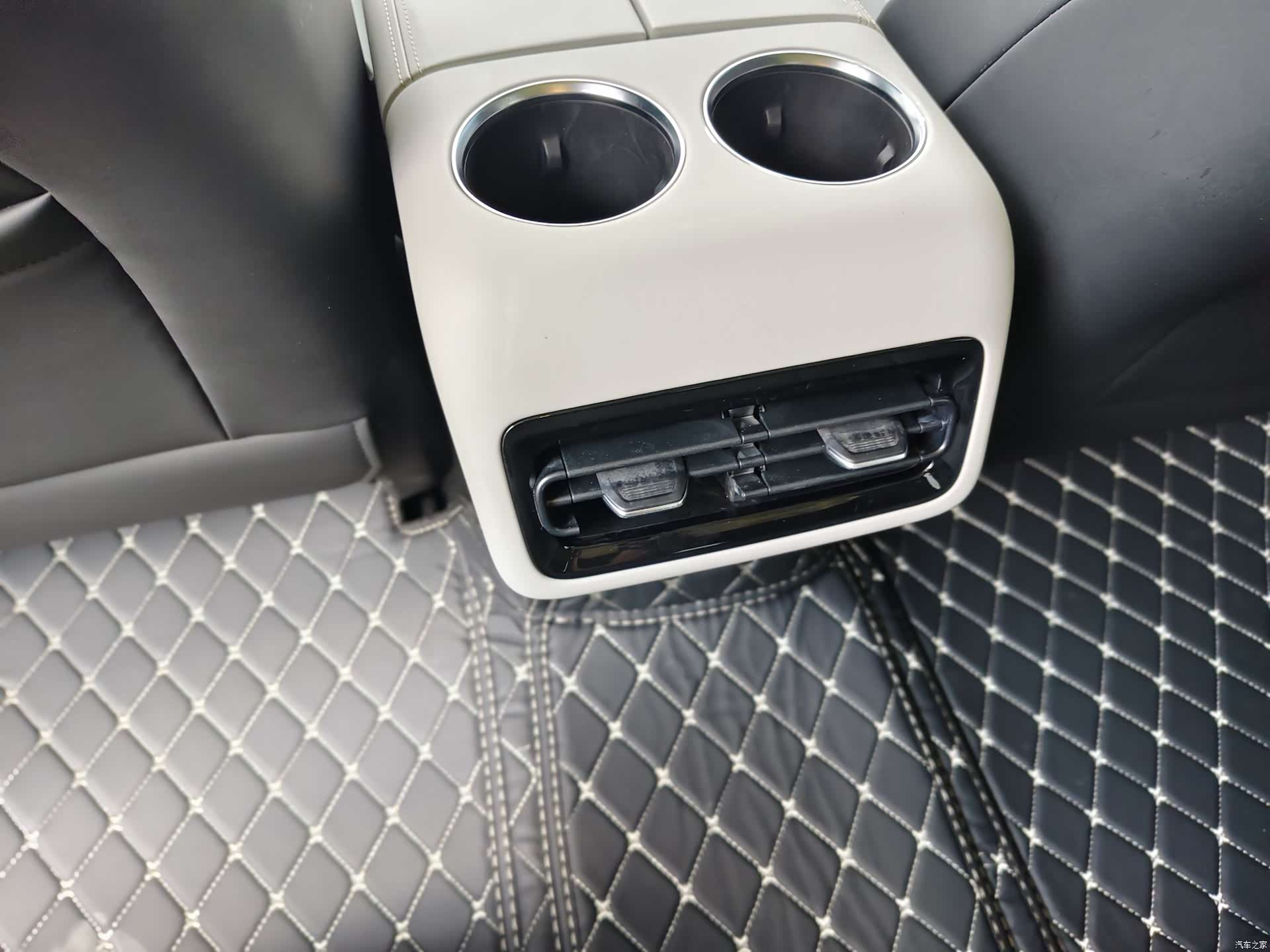 Geely E8, 2024 9