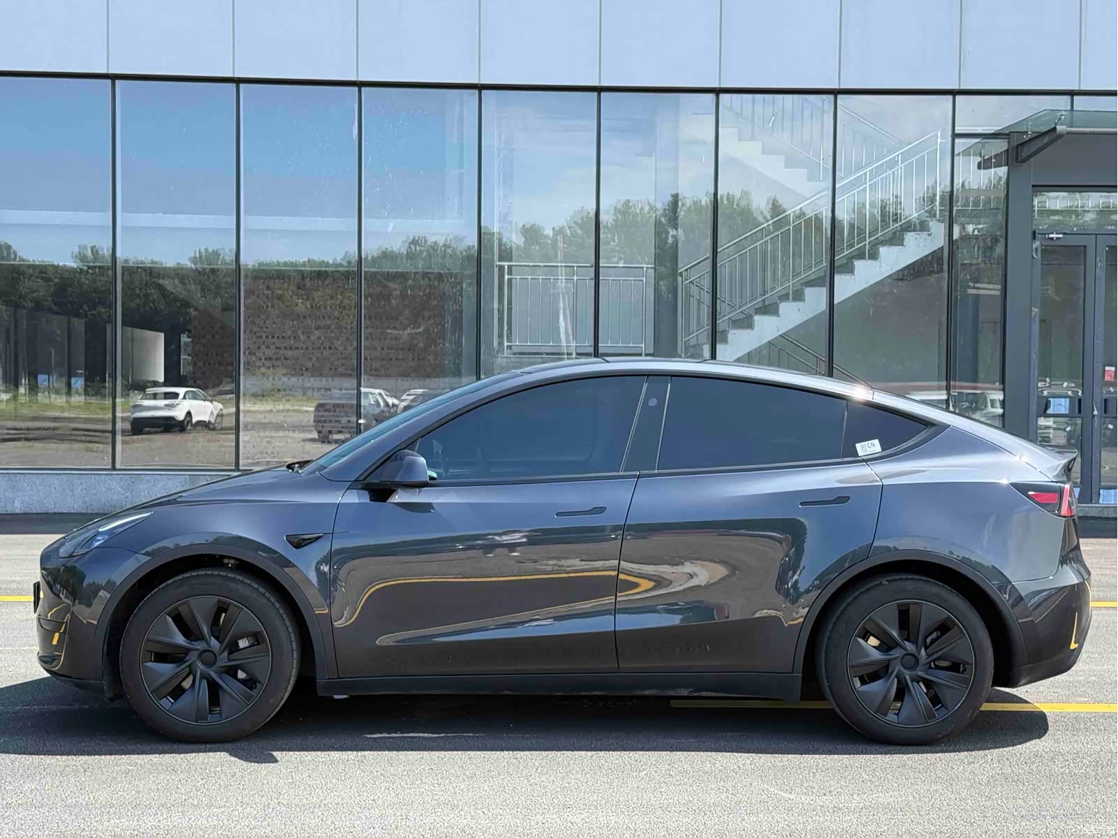 Tesla Model Y, 2024 все фото
