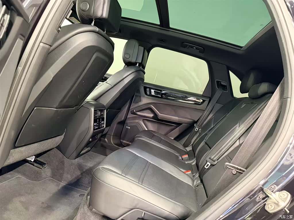 Porsche Cayenne, 2022 12