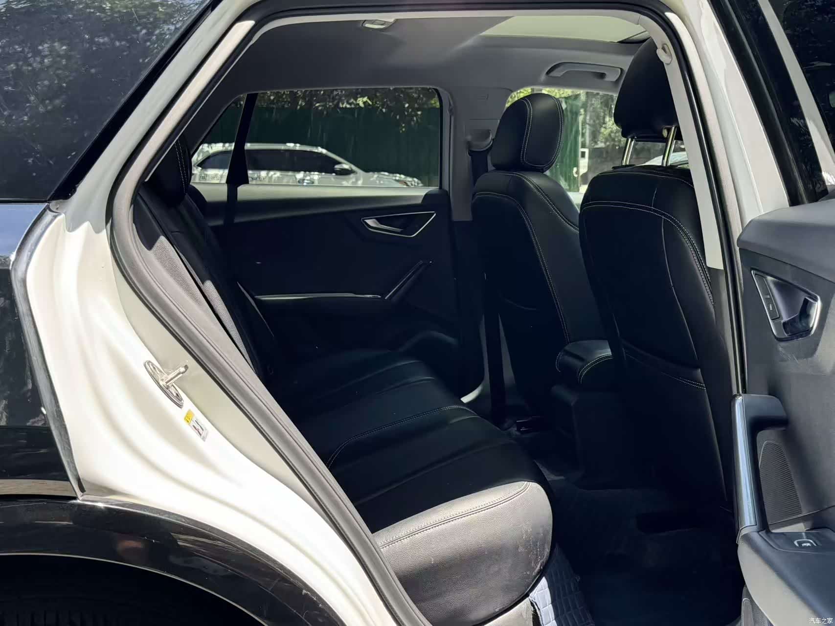 Audi Q2L, 2019 10