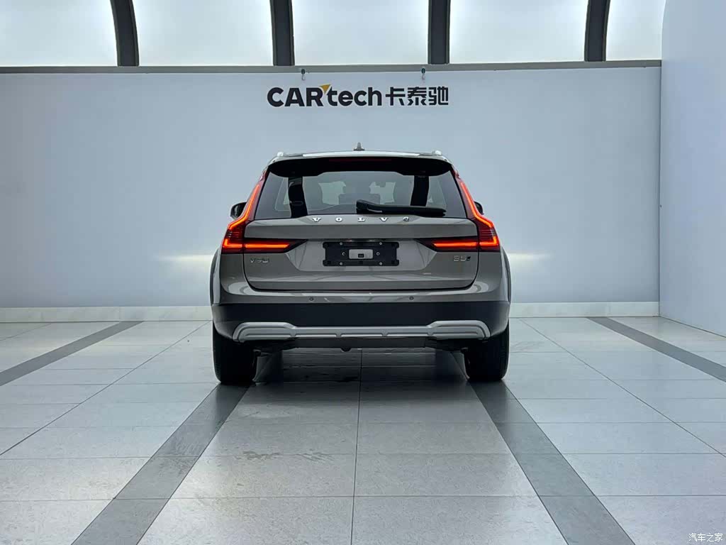 Volvo V90, 2023 3