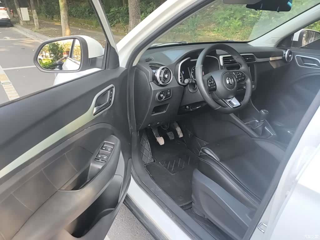 MG ZS, 2018 16