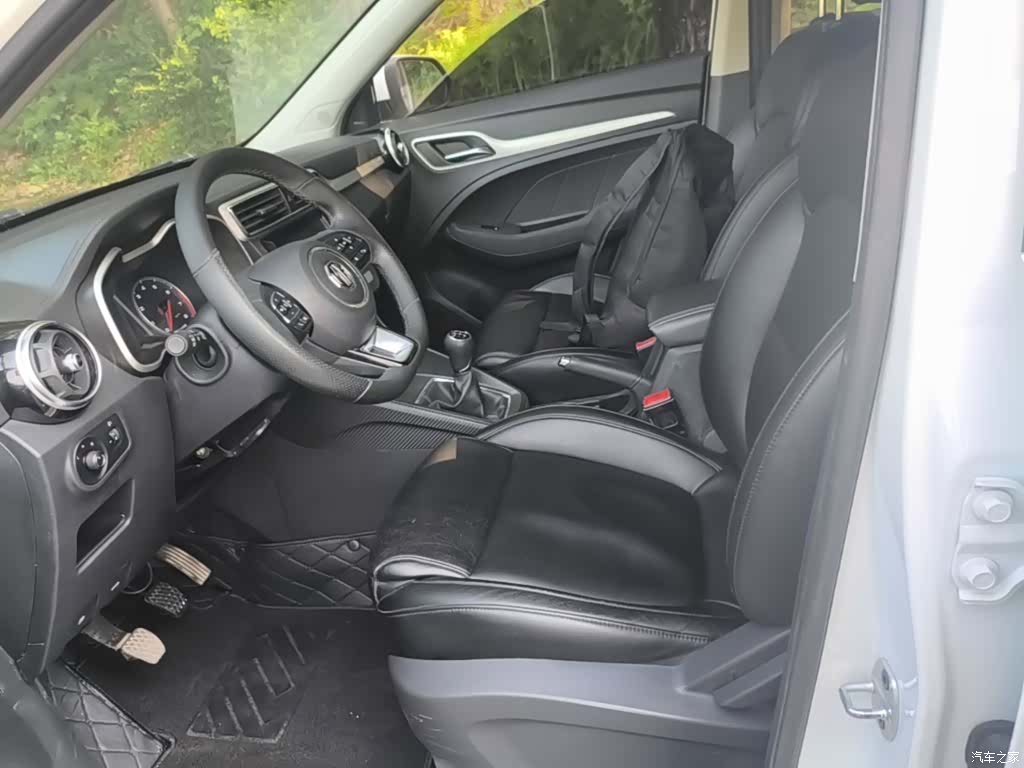 MG ZS, 2018 15